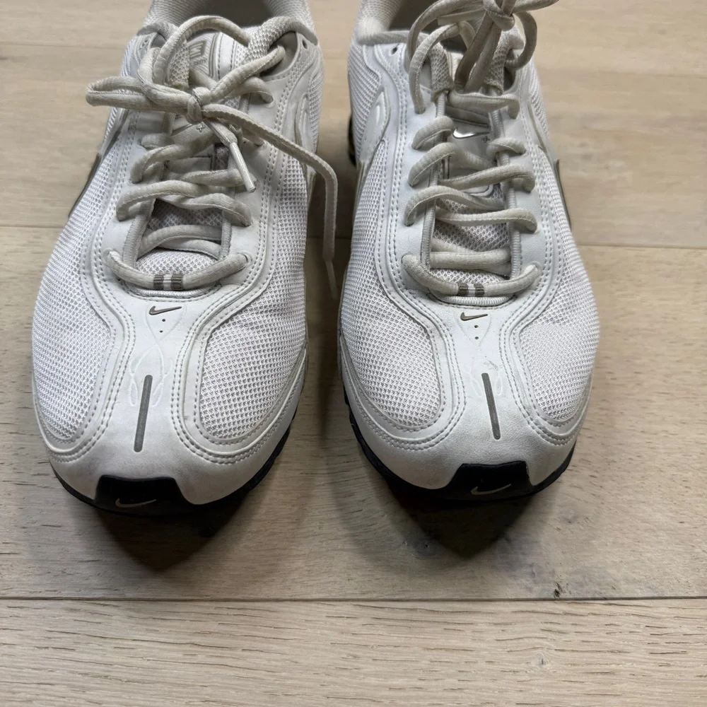 Nike Women's White and Gold Sneakers